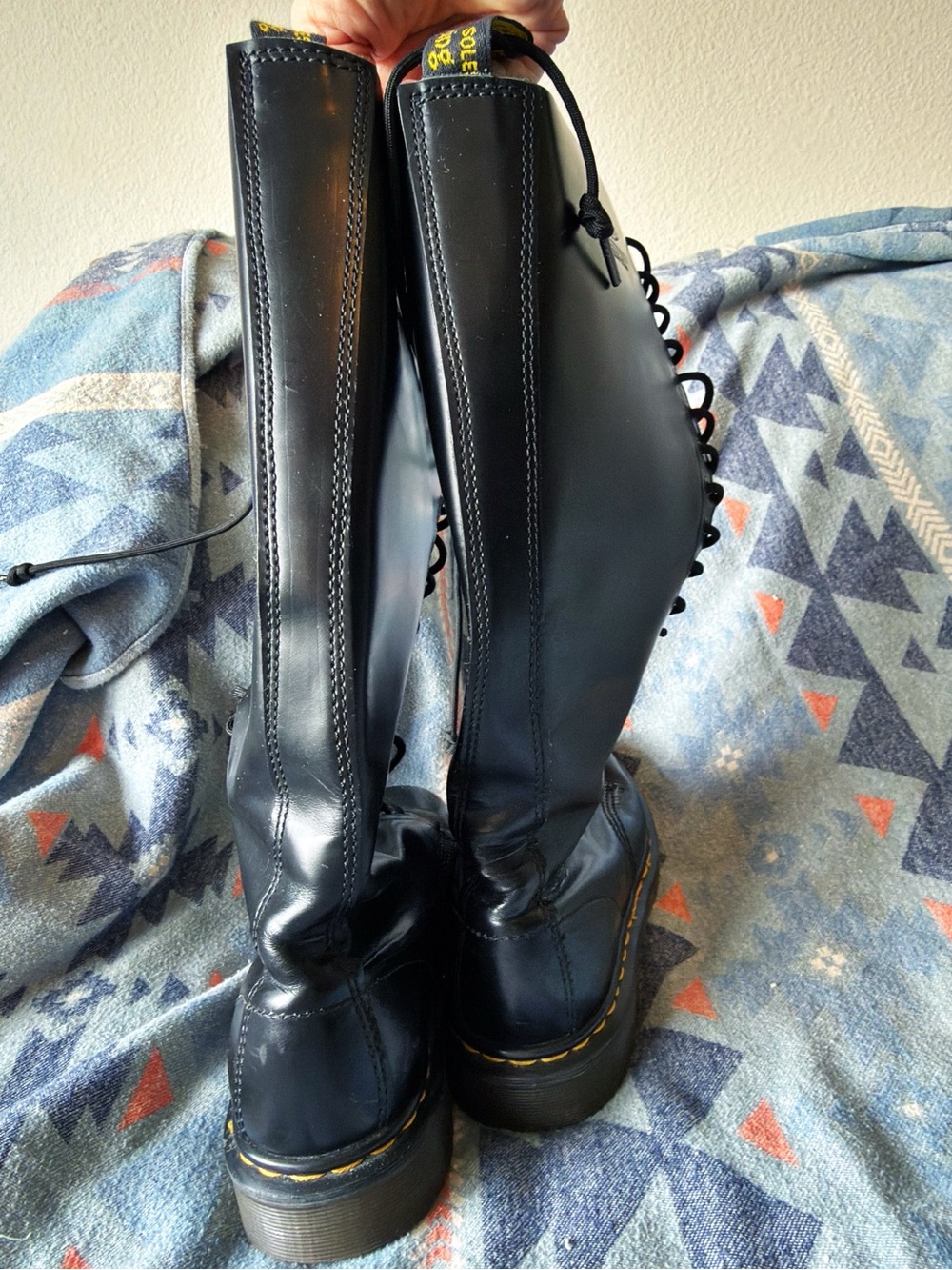Dr. Martens Classic 20-eyelet MIE boots size UK 7/EU 41/US m8/w9 - Picture 2 of 12